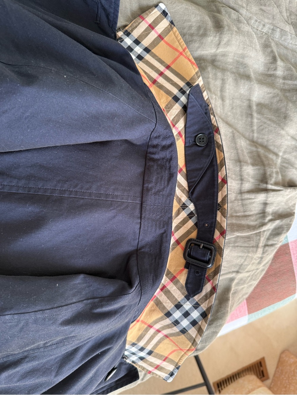 Burberry Navy Camden Trench Coat with Signature Check Lining size 50 - Picture 6 of 7